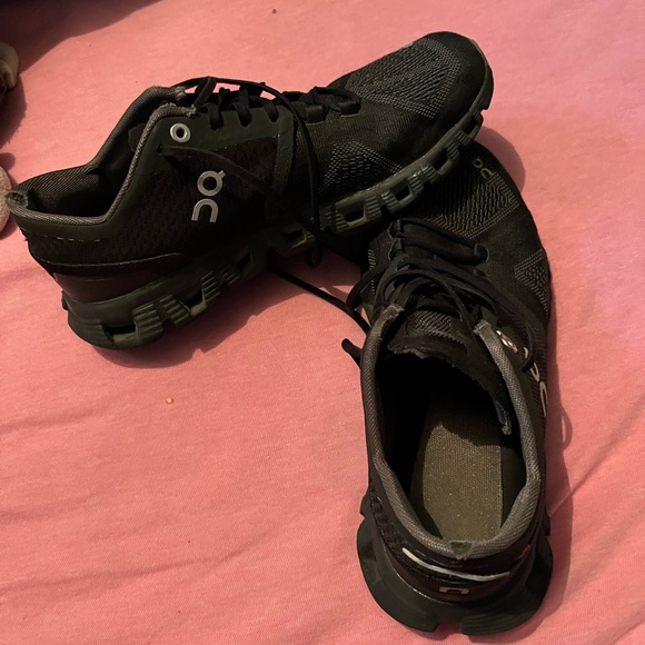 On cloud runners - Picture 1 of 2